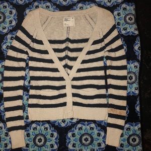 American Eagle Outfitters sweater